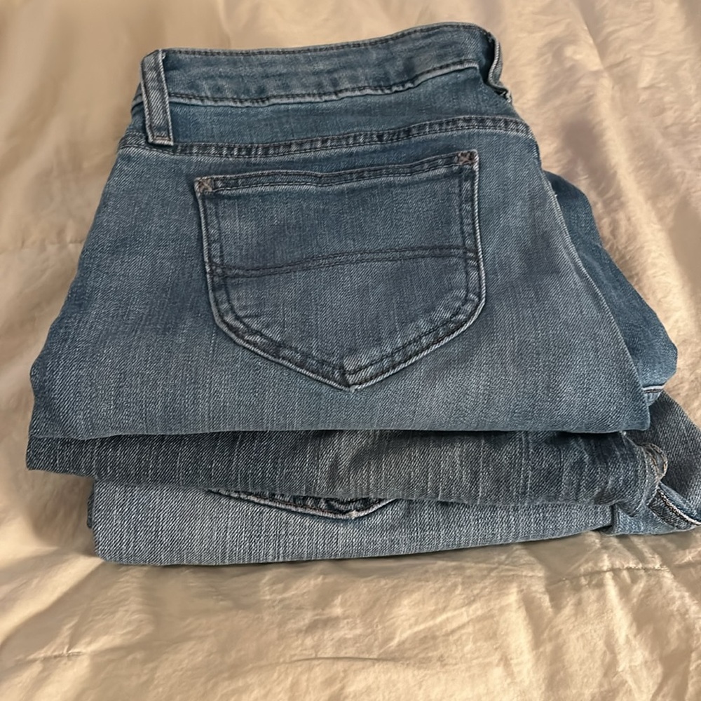 3 pr jeans Lee, Levi, and Old Navy